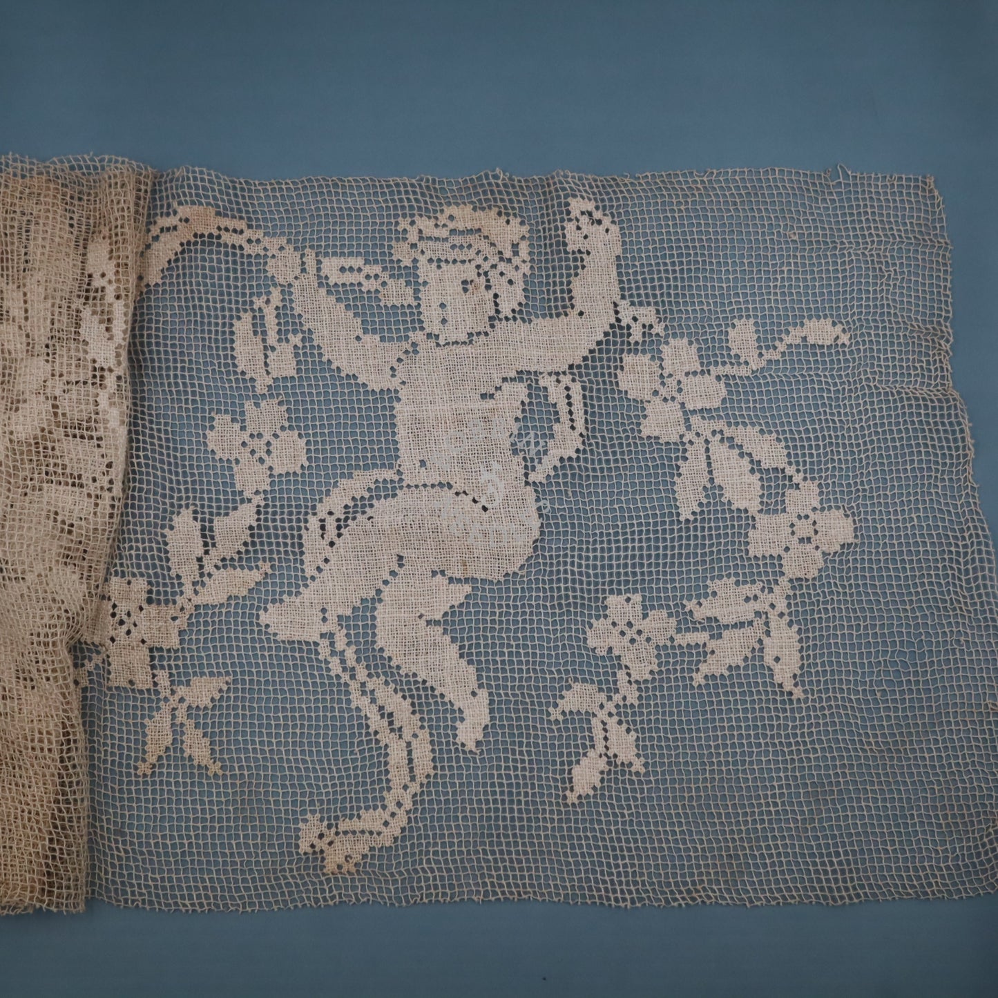 Antique Belgian Handmade Filet Lace Panel with Putti and Floral Garland – Linen Net Lace