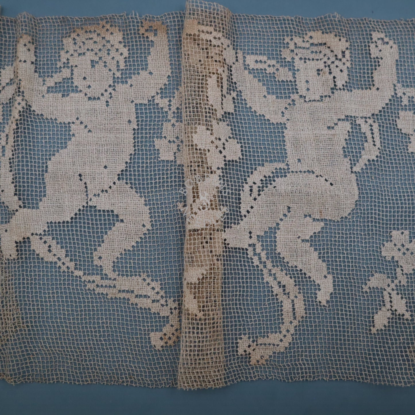 Antique Belgian Handmade Filet Lace Panel with Putti and Floral Garland – Linen Net Lace