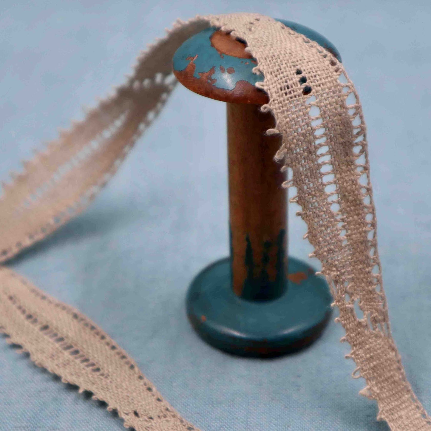 8.90 m Handmade Linen Lace Trim - Bobbins&Needles