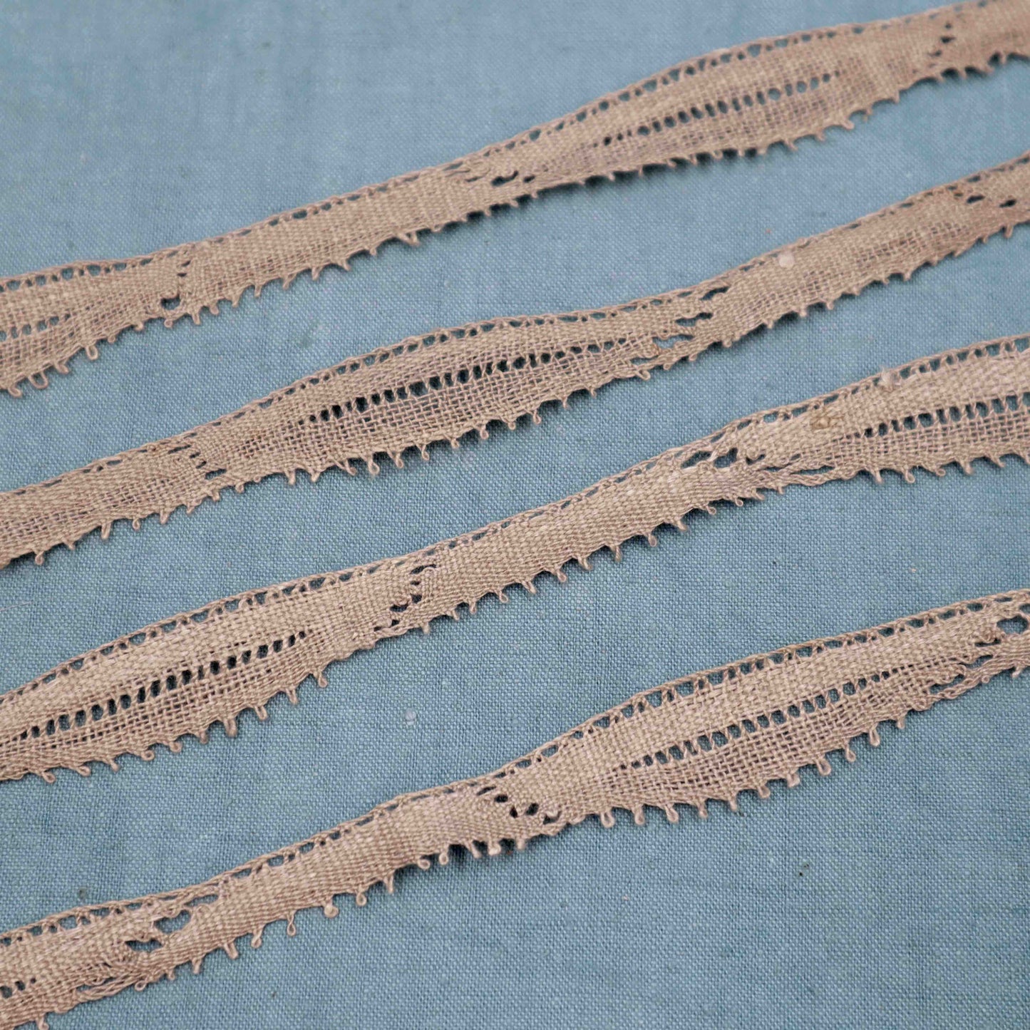 8.90 m Handmade Linen Lace Trim - Bobbins&Needles