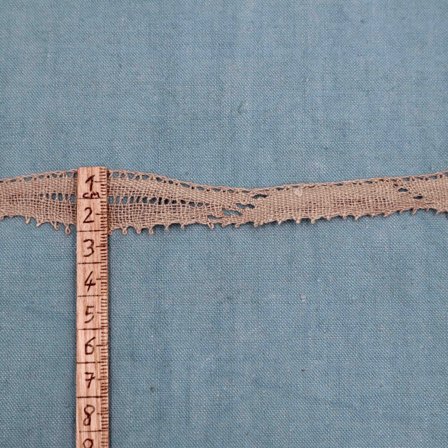 8.90 m Handmade Linen Lace Trim - Bobbins&Needles