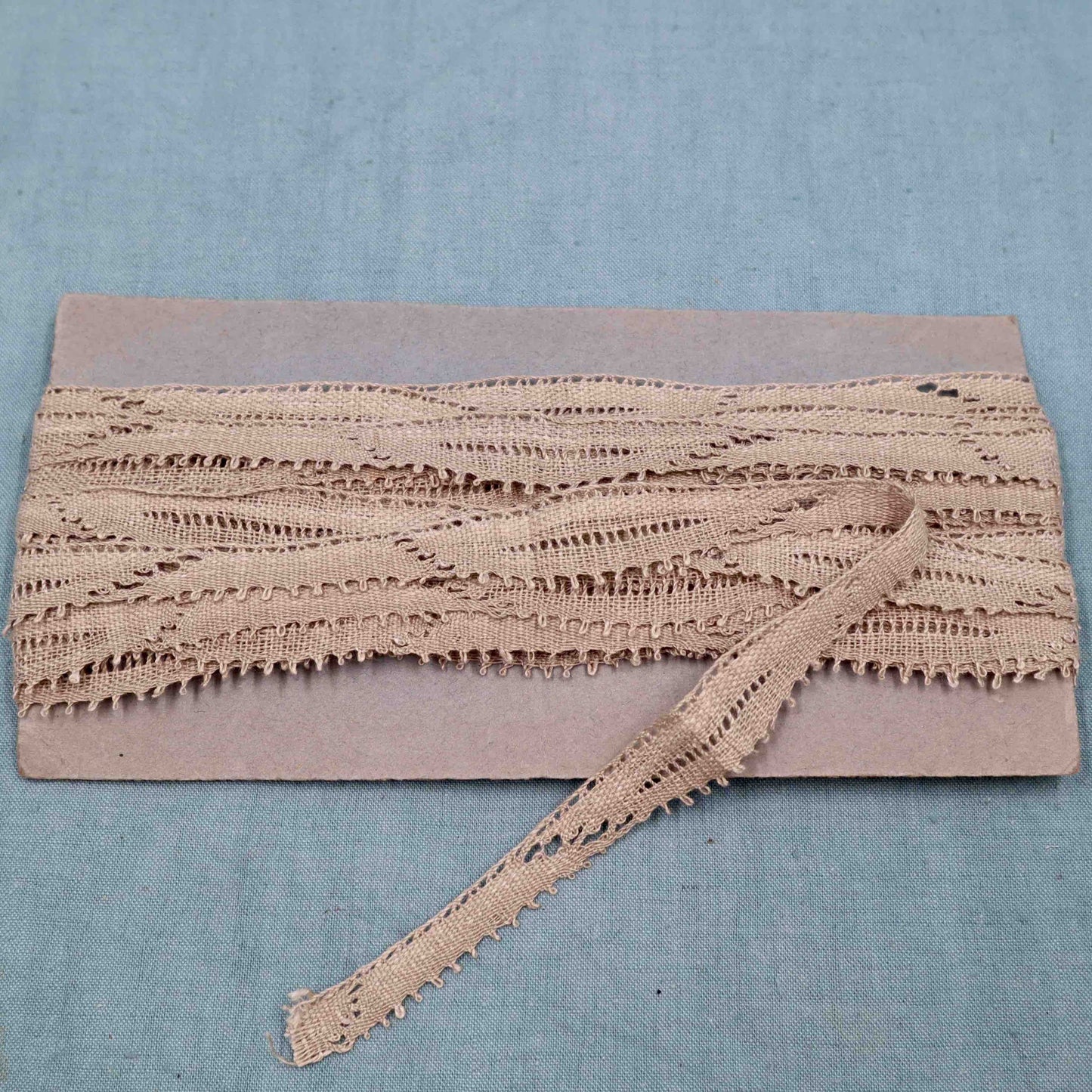 8.90 m Handmade Linen Lace Trim - Bobbins&Needles