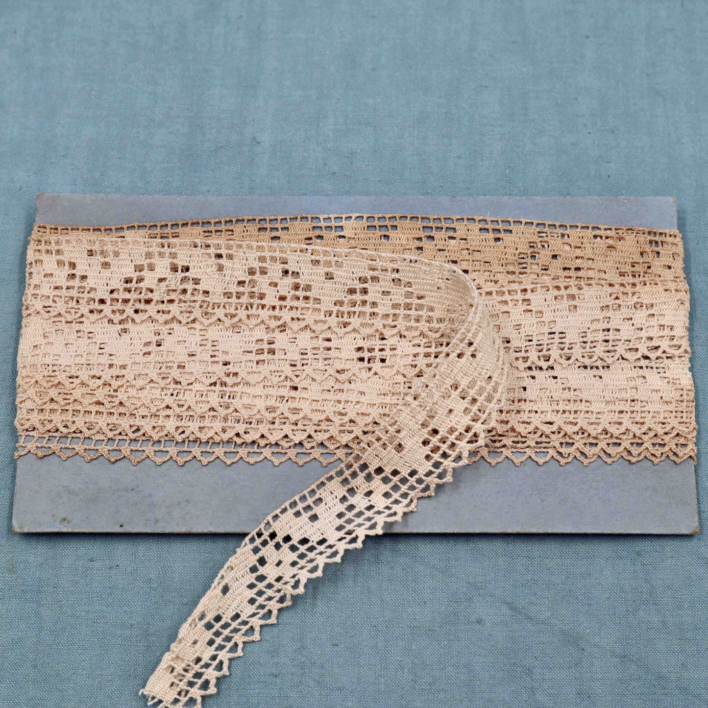 4.75 m Cotton Bobbin Lace Trim - Bobbins&Needles