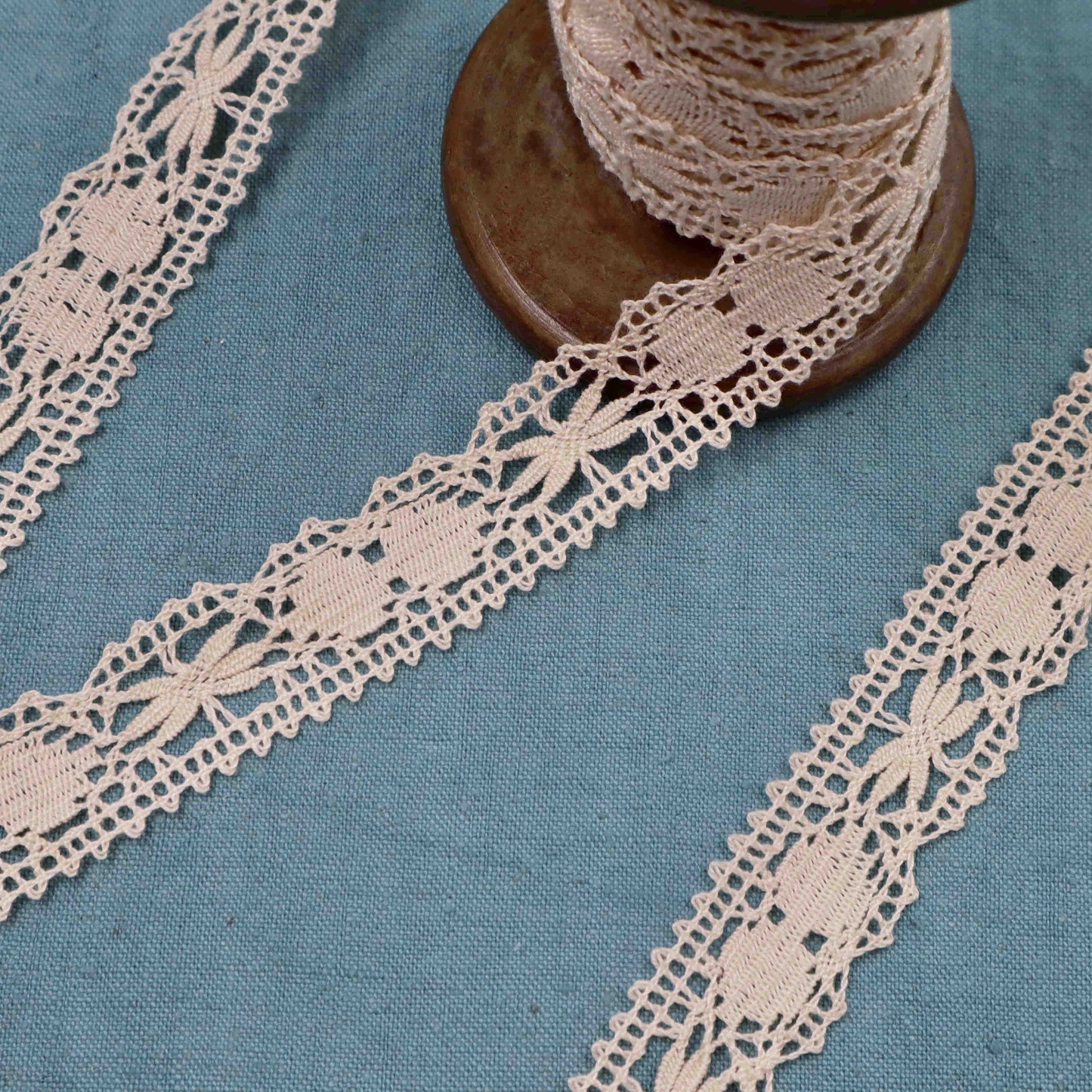 Cotton Bobbin Lace Trim - Bobbins&Needles