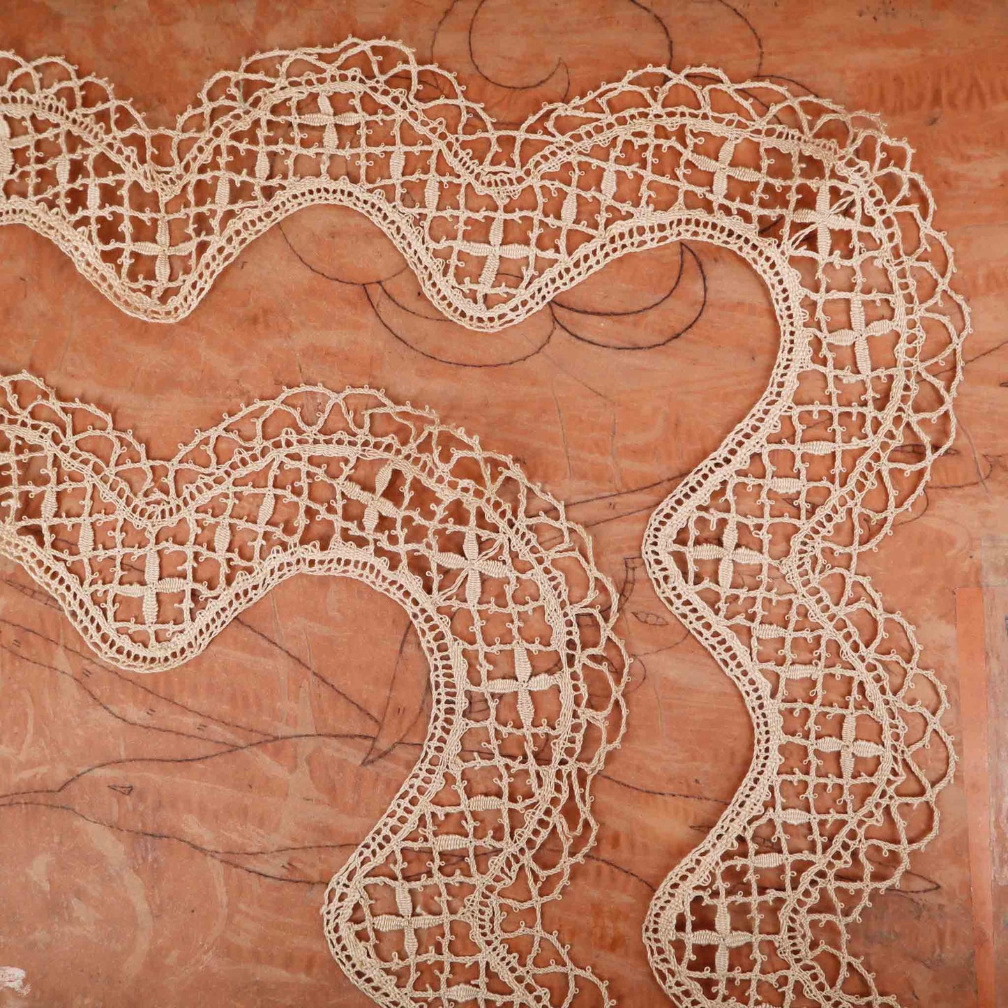 Square Table Cloth Edging Handmade in Linen Bobbin Lace - Bobbins&Needles