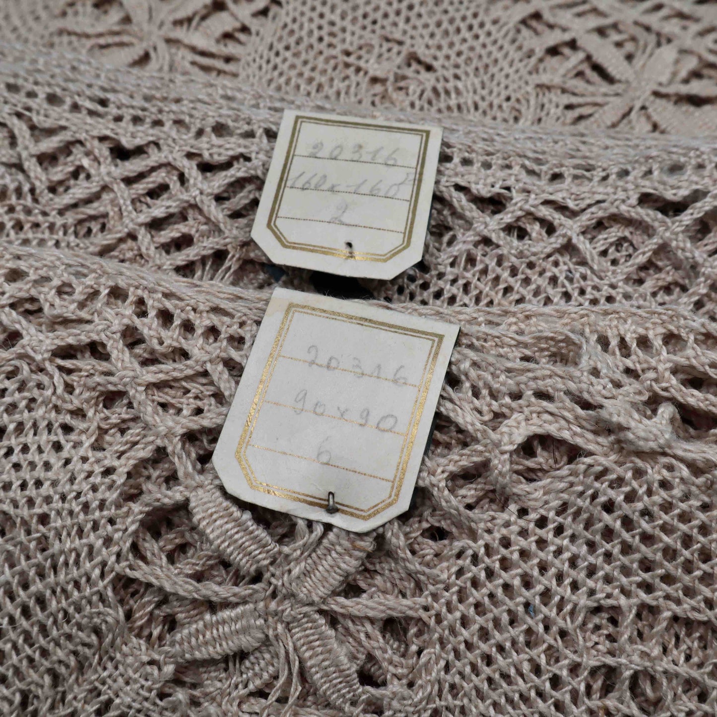 Table Cloth Edging Handmade in Linen Bobbin Lace - Bobbins&Needles