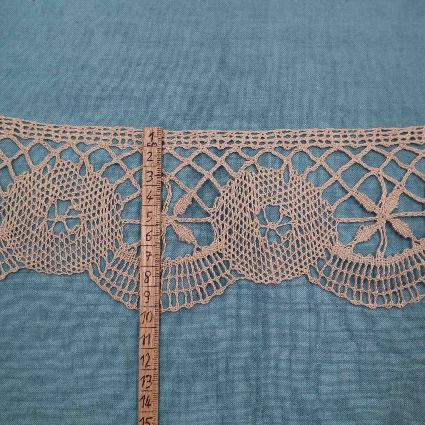 Table Cloth Edging Handmade in Linen Bobbin Lace - Bobbins&Needles