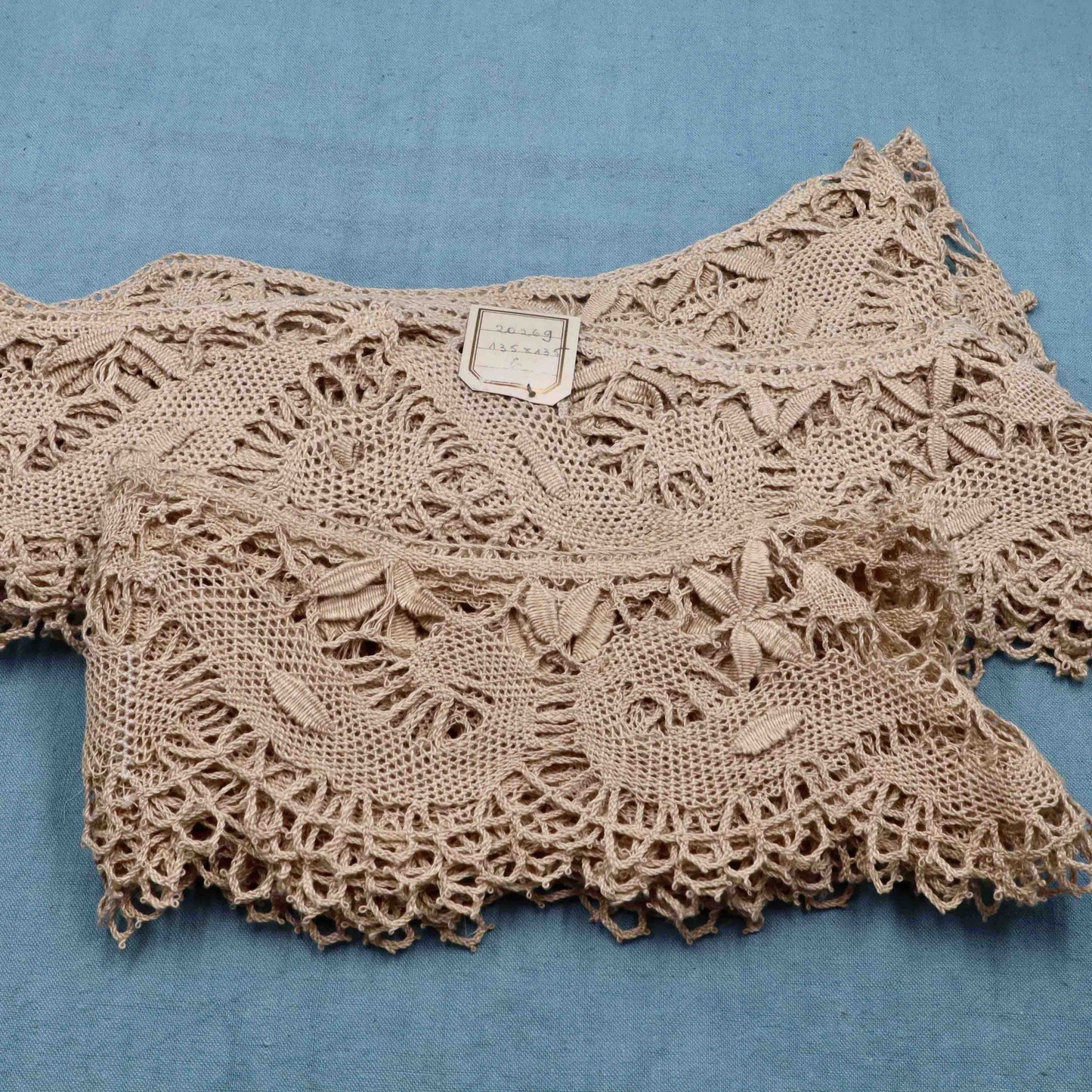 Table Cloth Edging Handmade in Linen Bobbin Lace - Bobbins&Needles