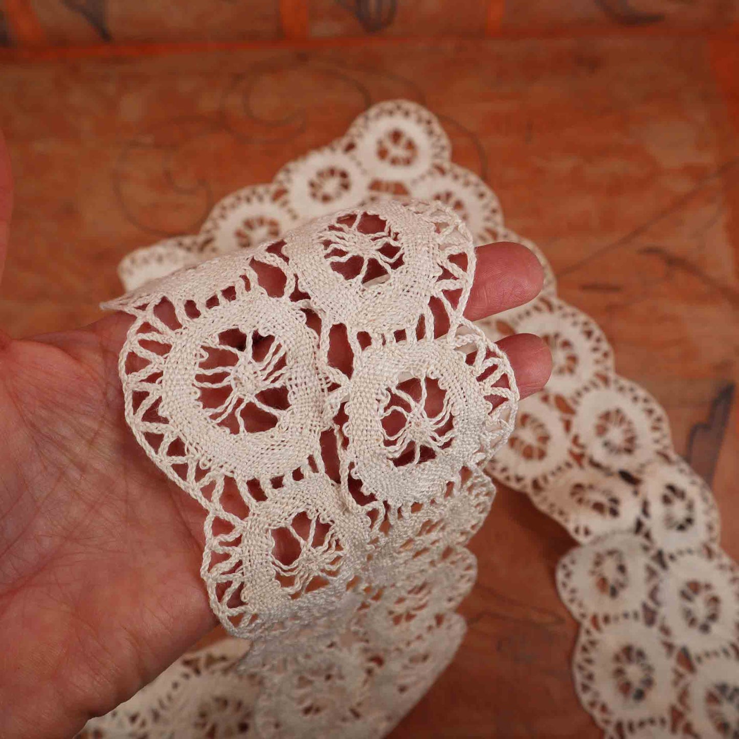 Table Runner Edging Handmade in Linen Bobbin Lace - Bobbins&Needles