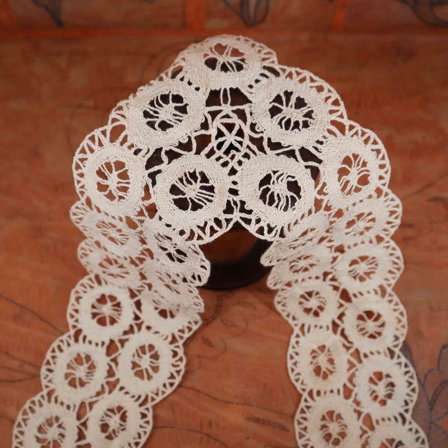 Table Runner Edging Handmade in Linen Bobbin Lace - Bobbins&Needles