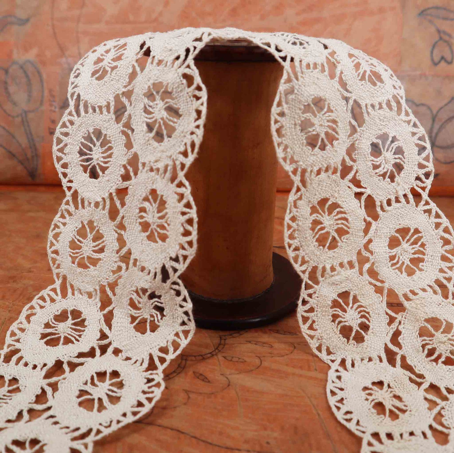 Table Runner Edging Handmade in Linen Bobbin Lace - Bobbins&Needles