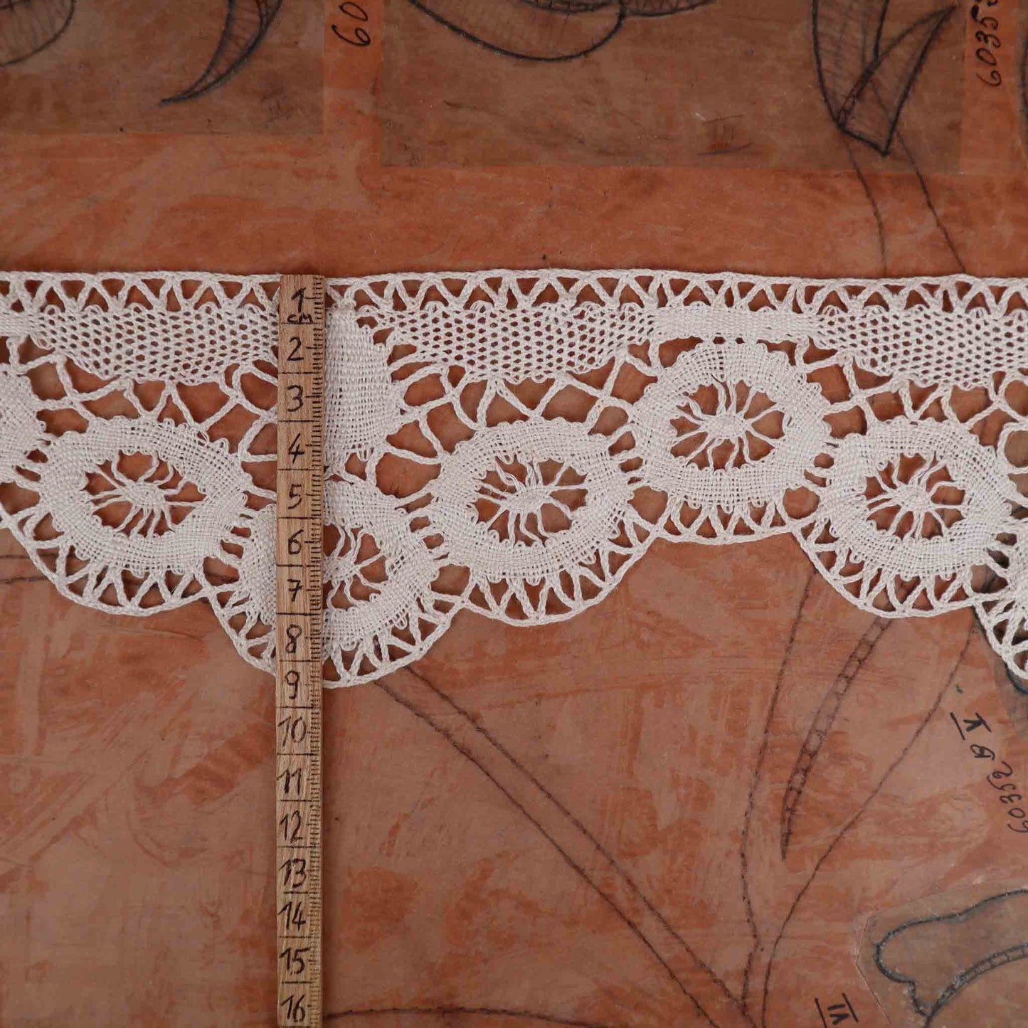 Bed Sheet Edging Handmade in Linen Bobbin Lace - Bobbins&Needles