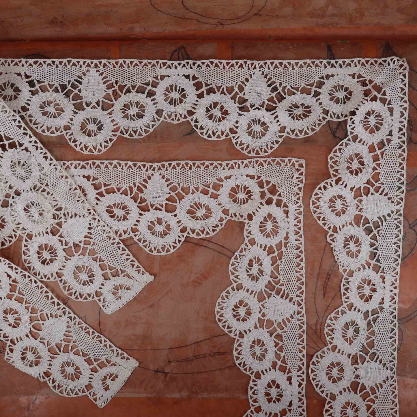 Bed Sheet Edging Handmade in Linen Bobbin Lace - Bobbins&Needles