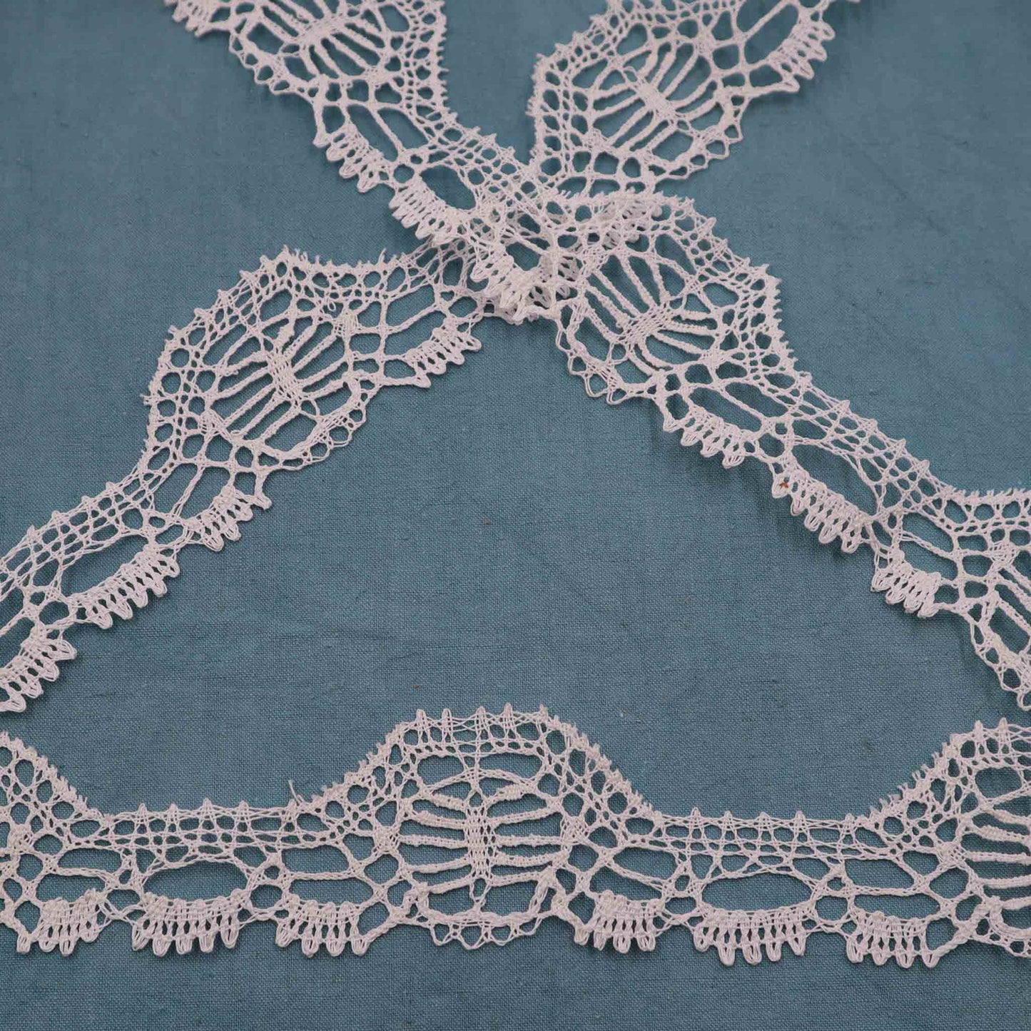 Handmade Linen Bobbin Lace Trim - Bobbins&Needles