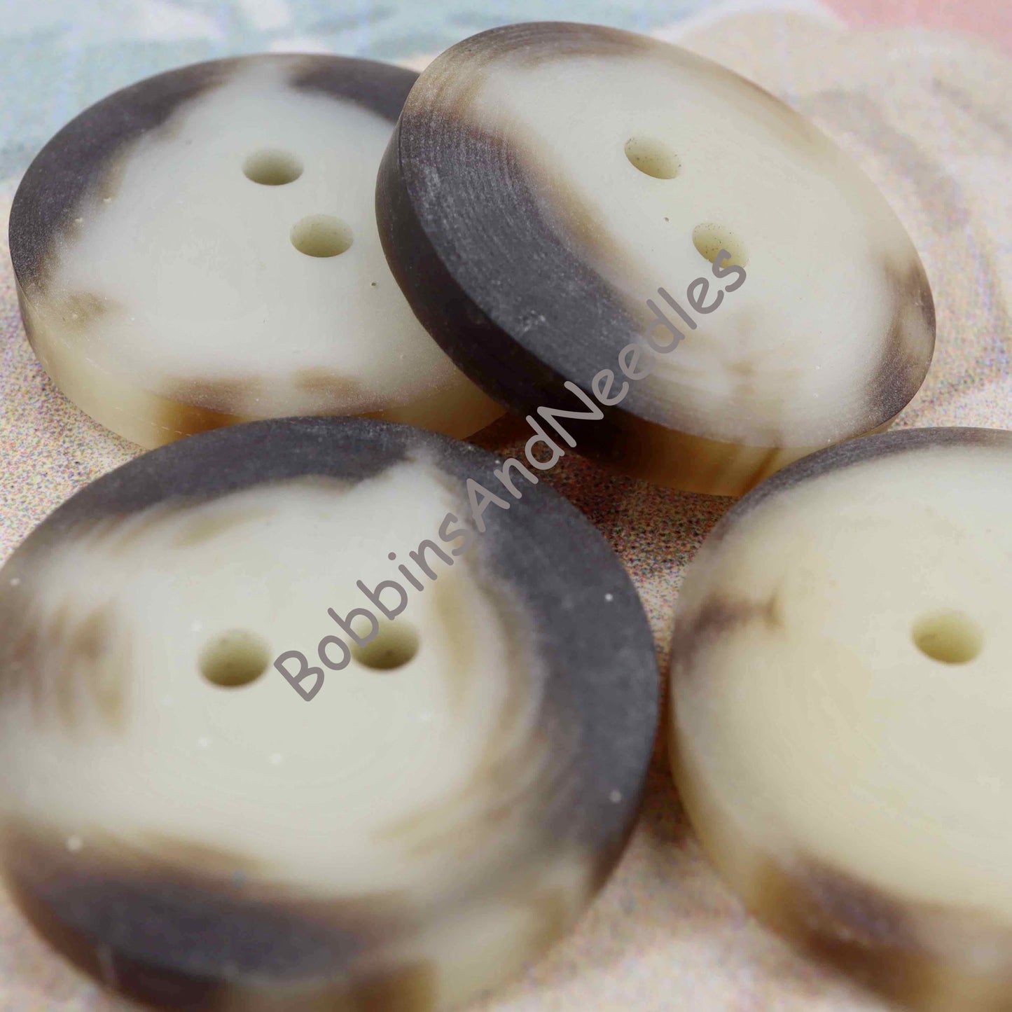 Set of 4 Mock Horn Buttons Ø 28 mm - Marbled Casein Cream & Brown - Bobbins&Needles