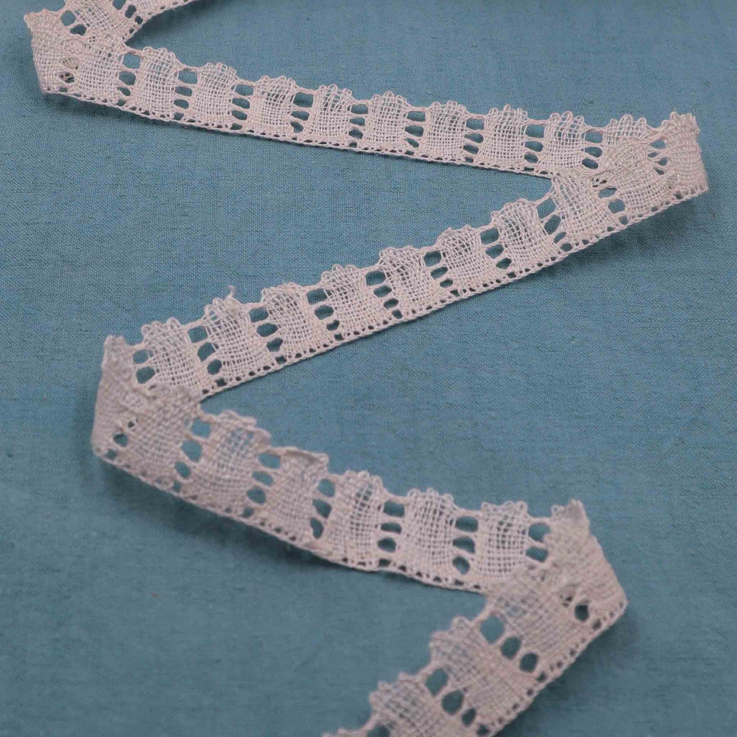 Handmade Linen Lace Trim - Bobbins&Needles