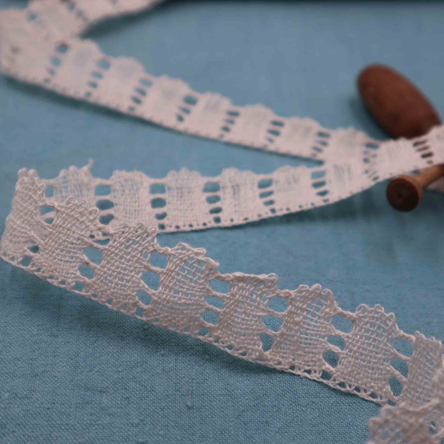 Handmade Linen Lace Trim - Bobbins&Needles