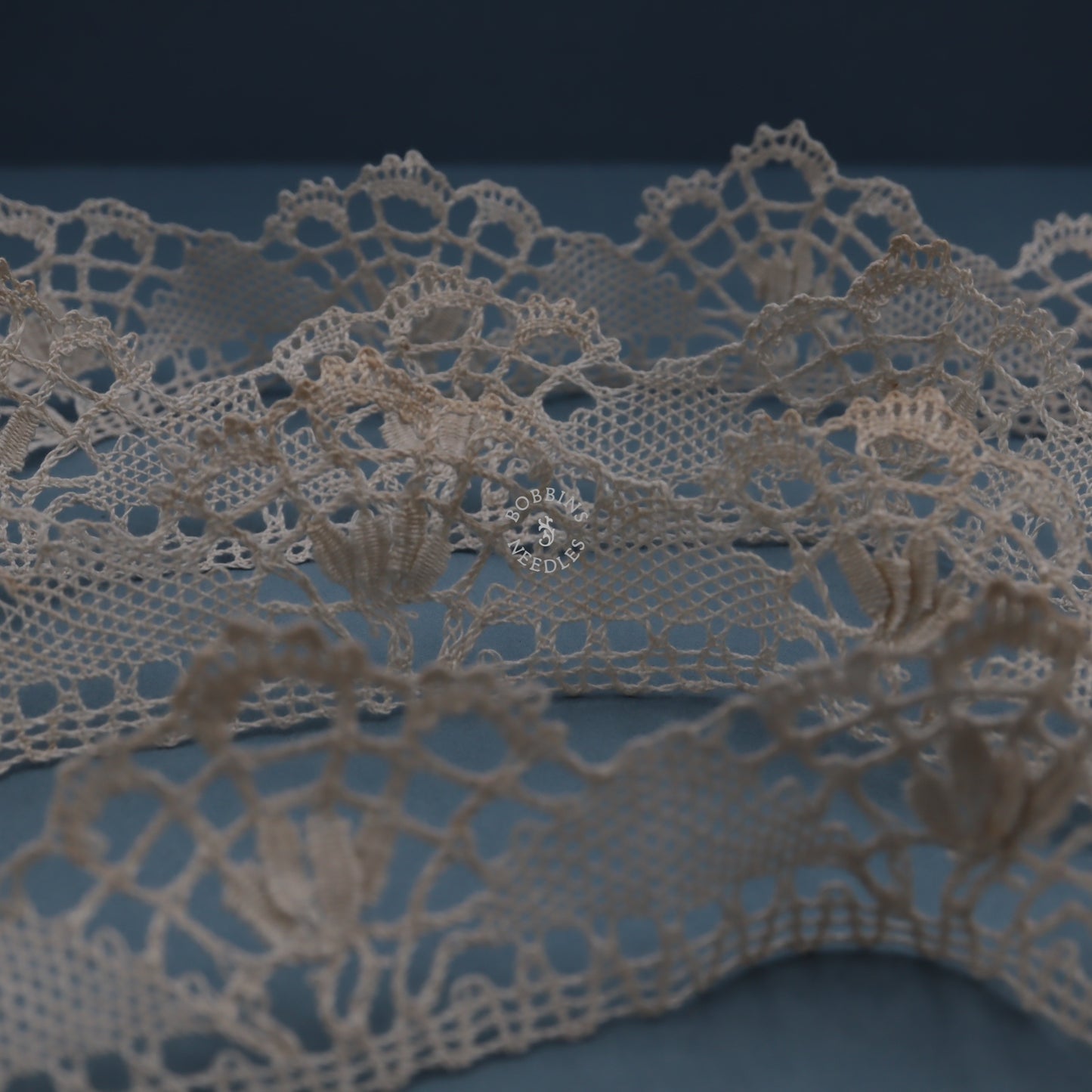 3m Handmade Linen Bobbin Lace Border - Antique French