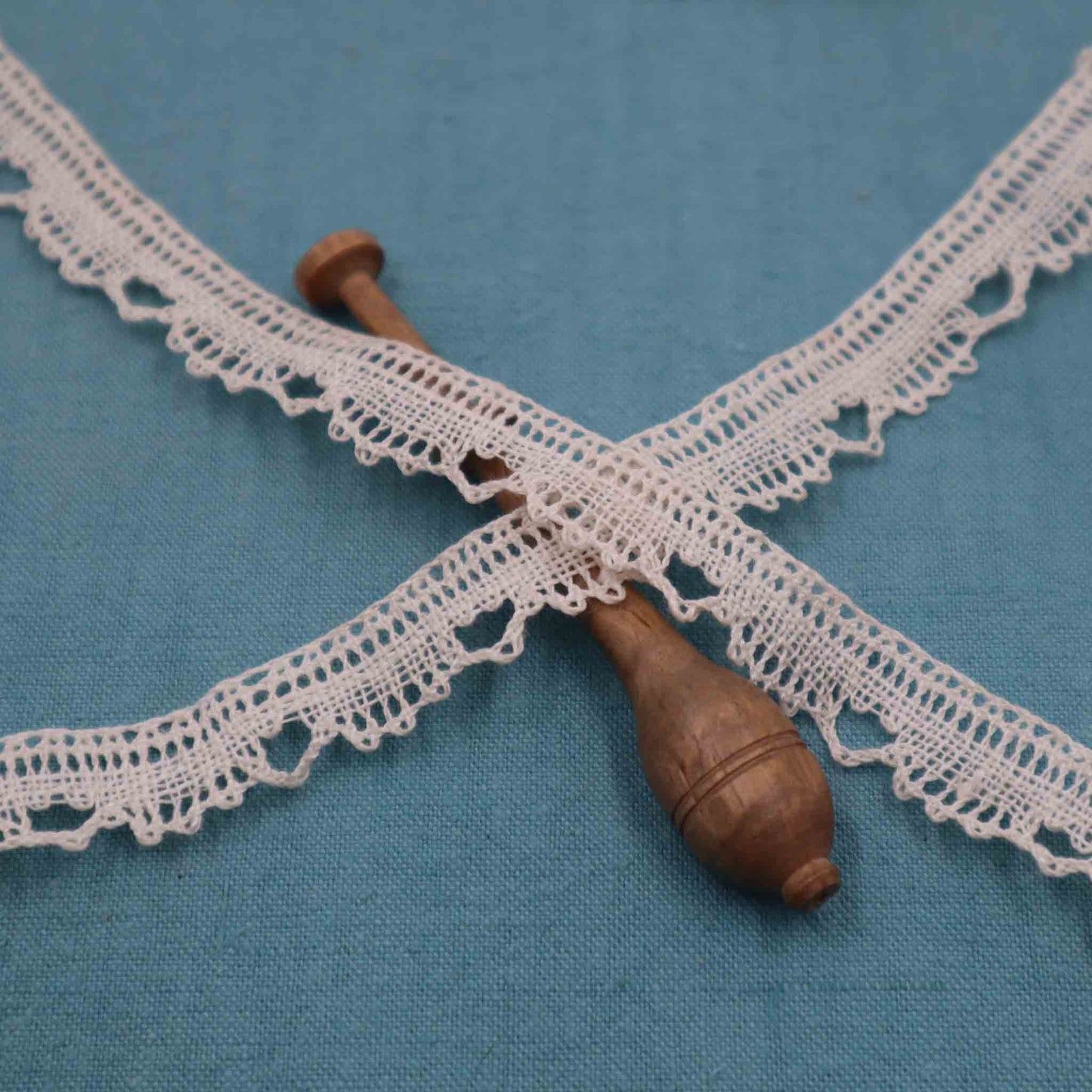 Handmade Linen Lace Trim - Bobbins&Needles