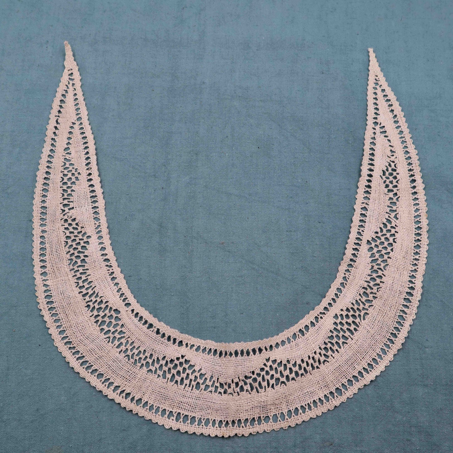 Set of 2 Collars Insertion Lace Handmade in Linen - Bobbins&Needles