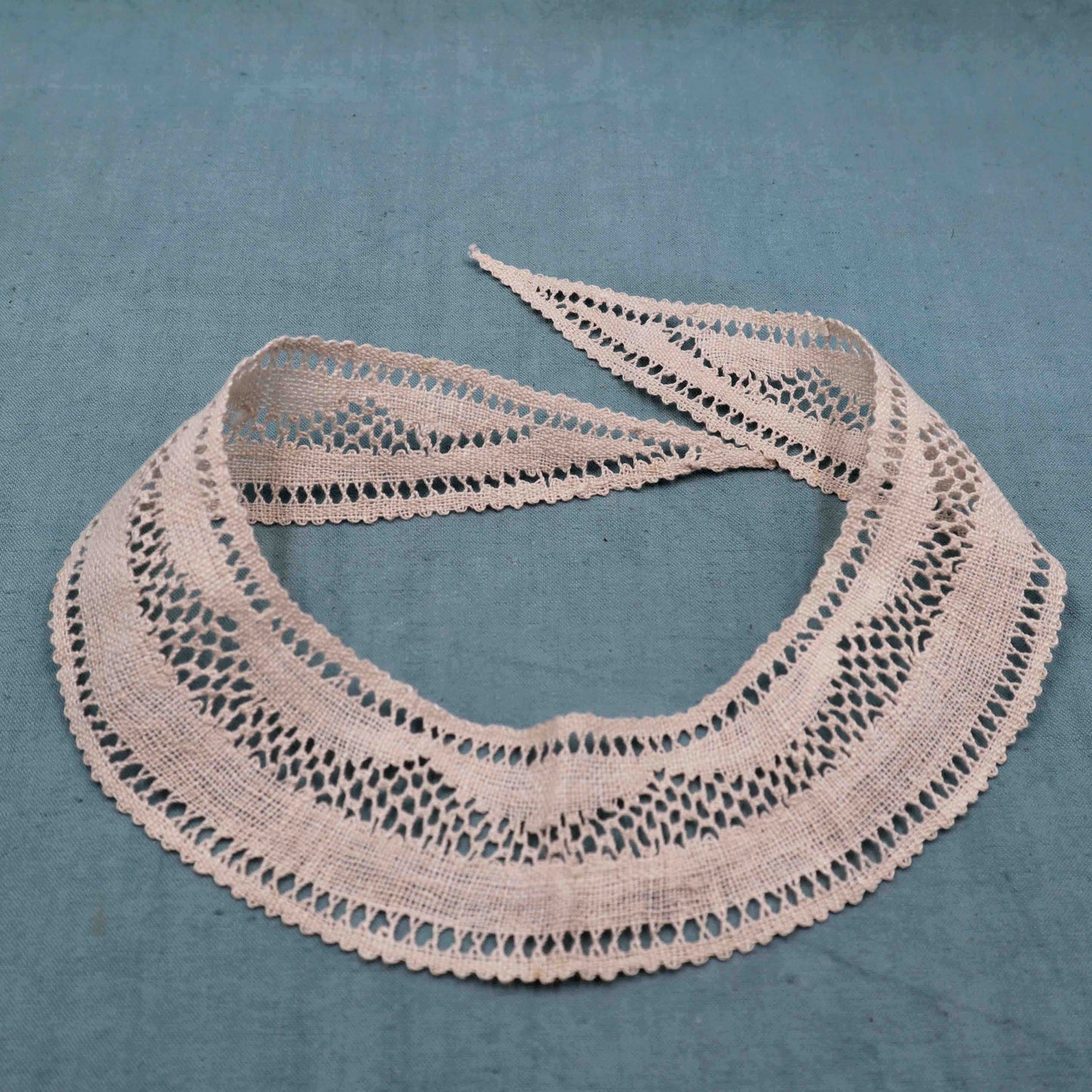Set of 2 Collars Insertion Lace Handmade in Linen - Bobbins&Needles