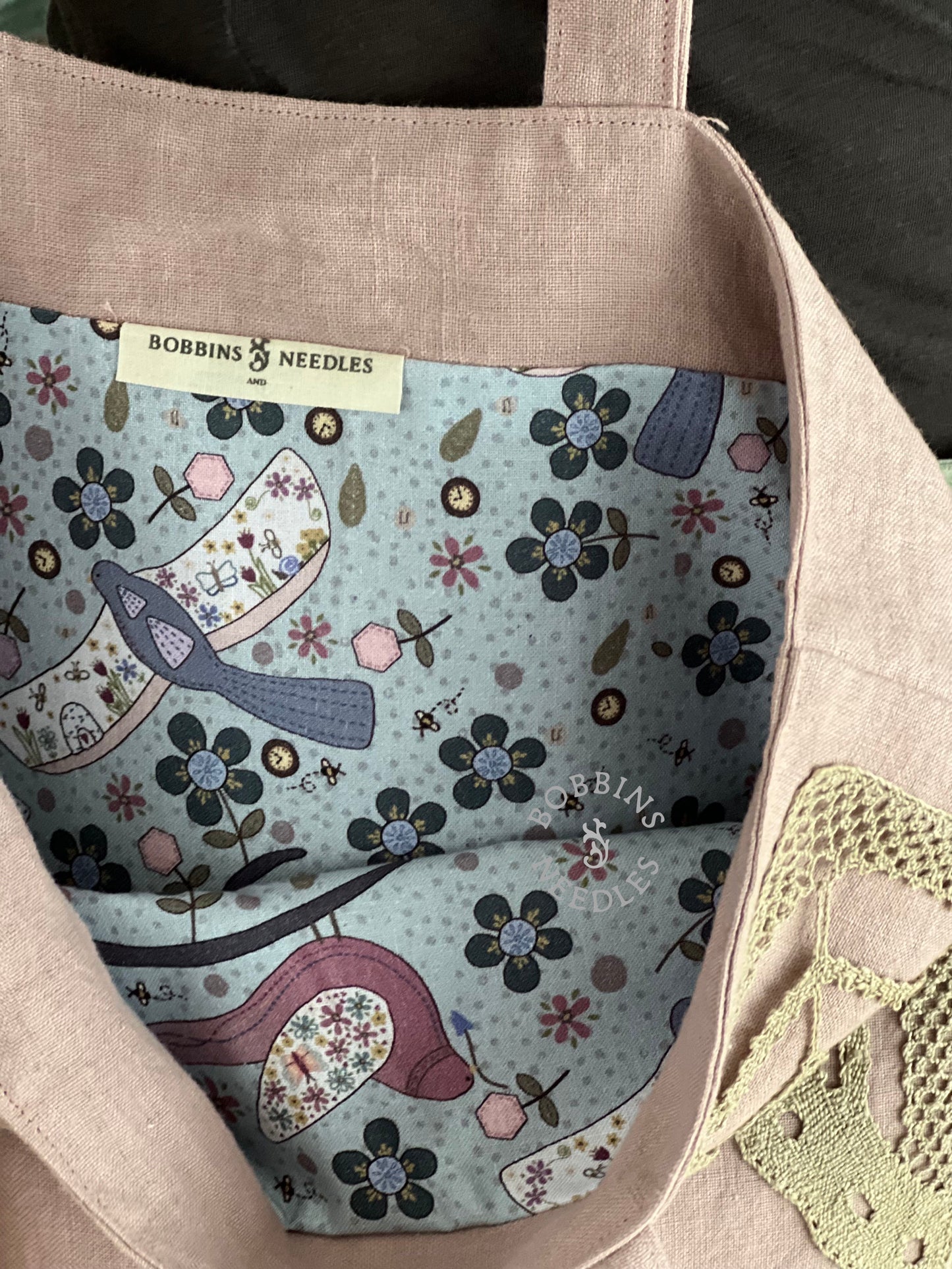 Linen Tote Bag with Antique Lace Insert – Dusty Pink