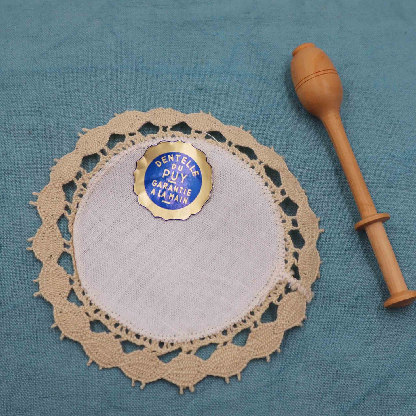 Handmade Linen Bobbin Lace Coaster - Bobbins&Needles