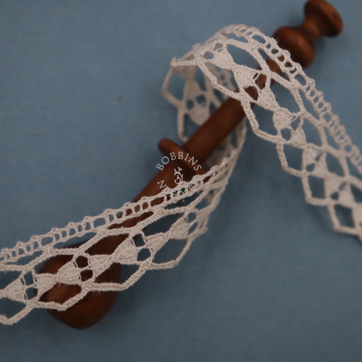 25m Vintage French Cotton Bobbin Lace Border – Diamond Openwork Trim