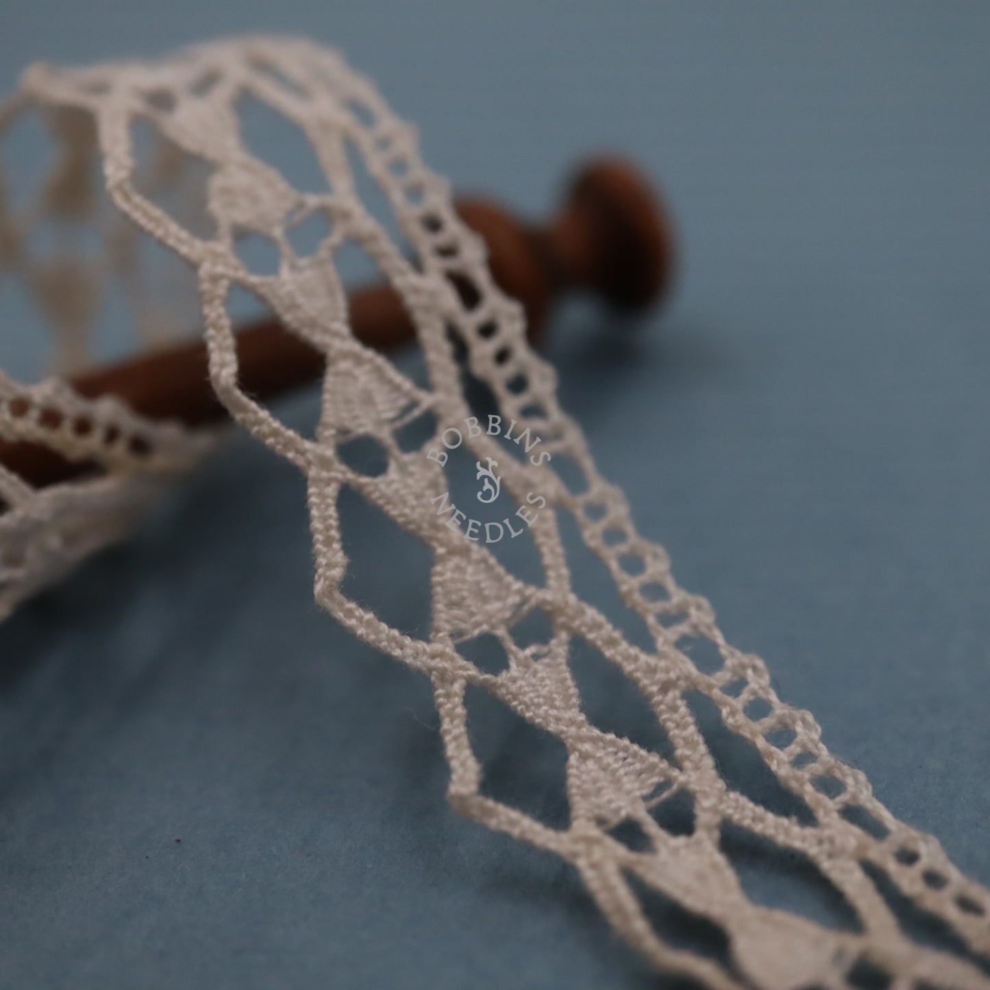25m Vintage French Cotton Bobbin Lace Border – Diamond Openwork Trim