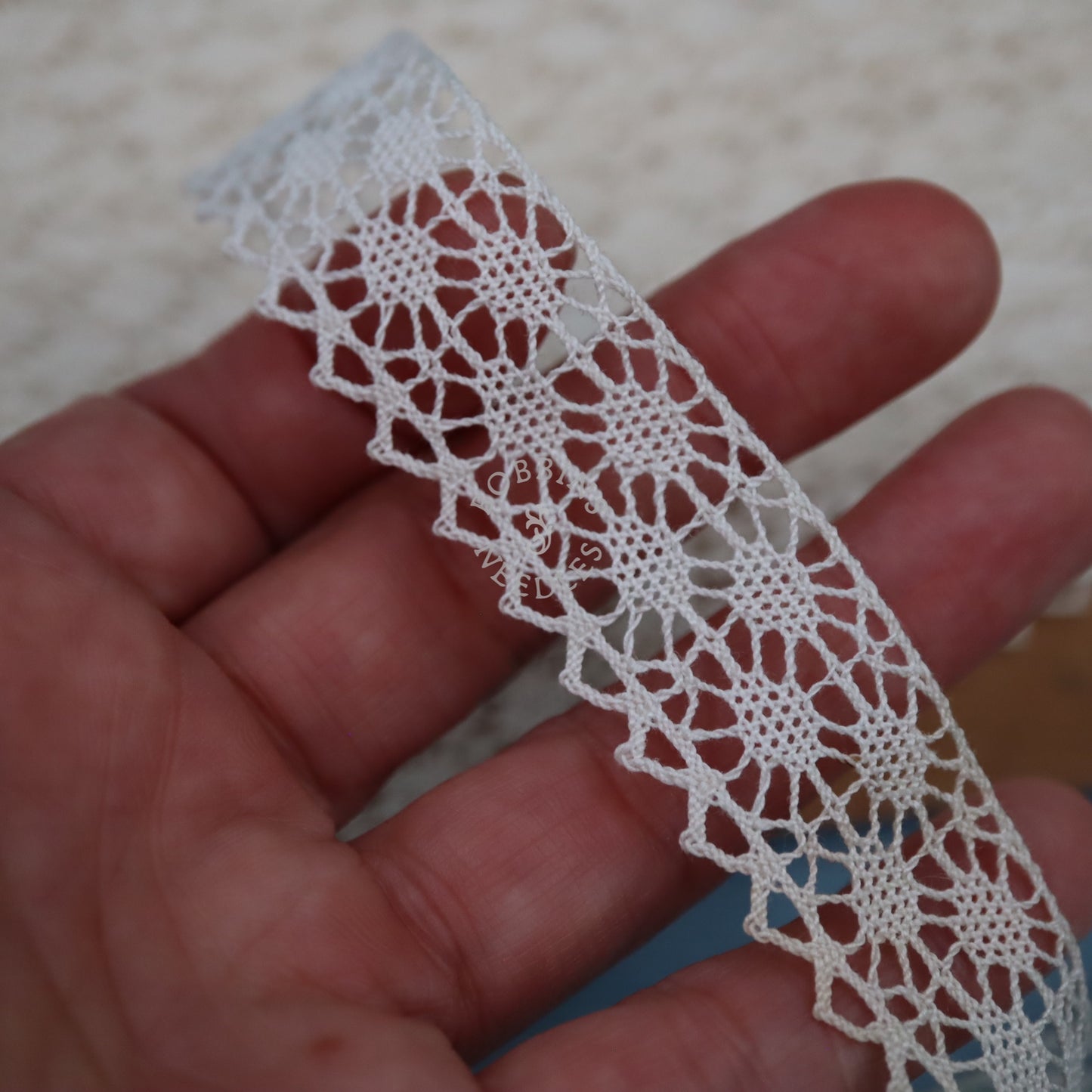 17.5m Vintage French Cotton Bobbin Lace Geometric Scalloped Edging
