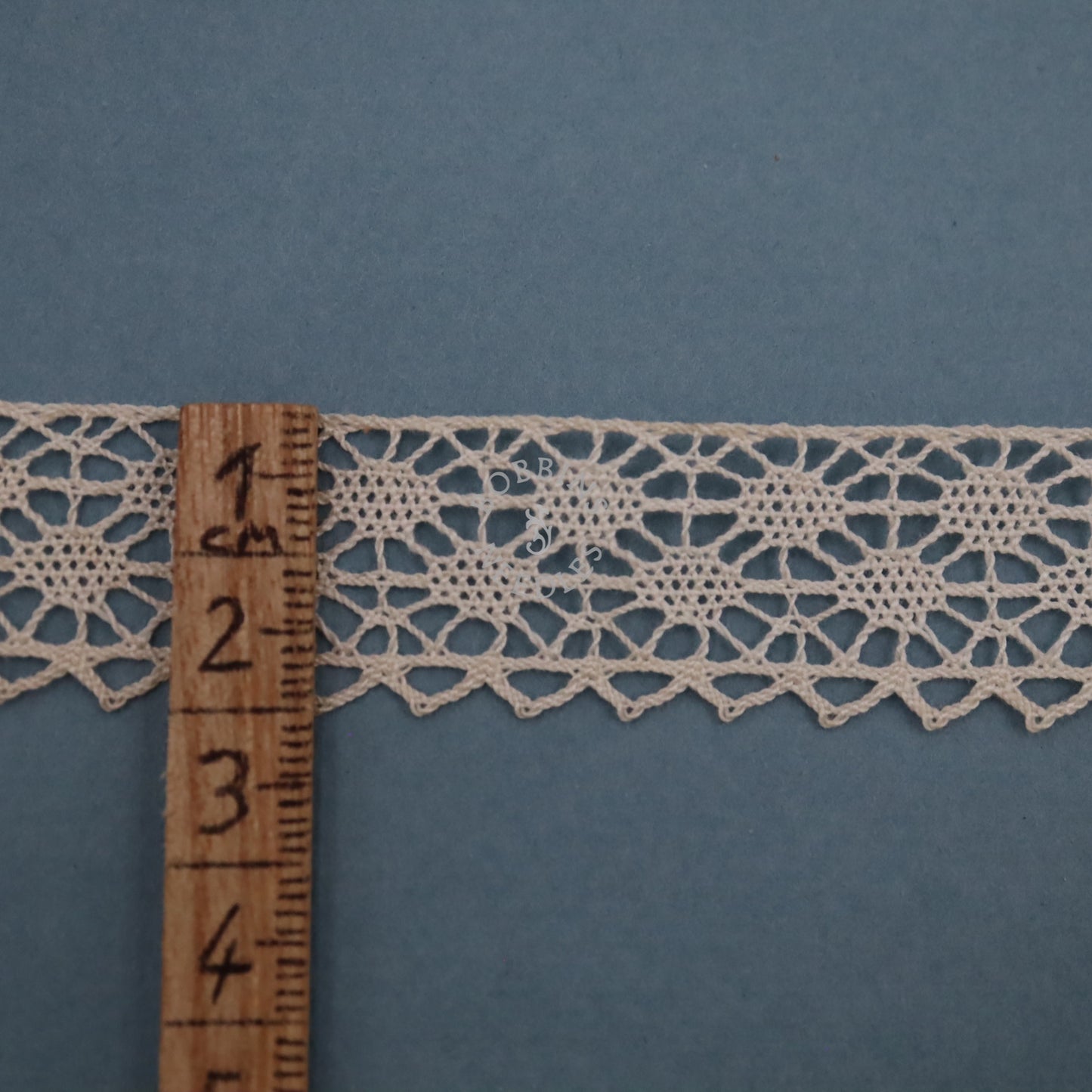 17.5m Vintage French Cotton Bobbin Lace Geometric Scalloped Edging