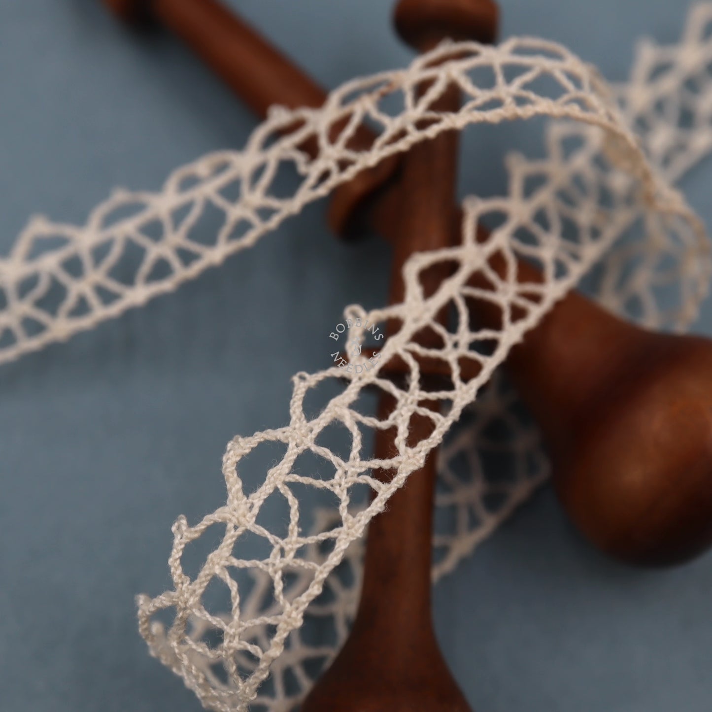 28m Vintage Bobbin Lace Border – Cotton Cream Narrow Trim with Geometric Openwork