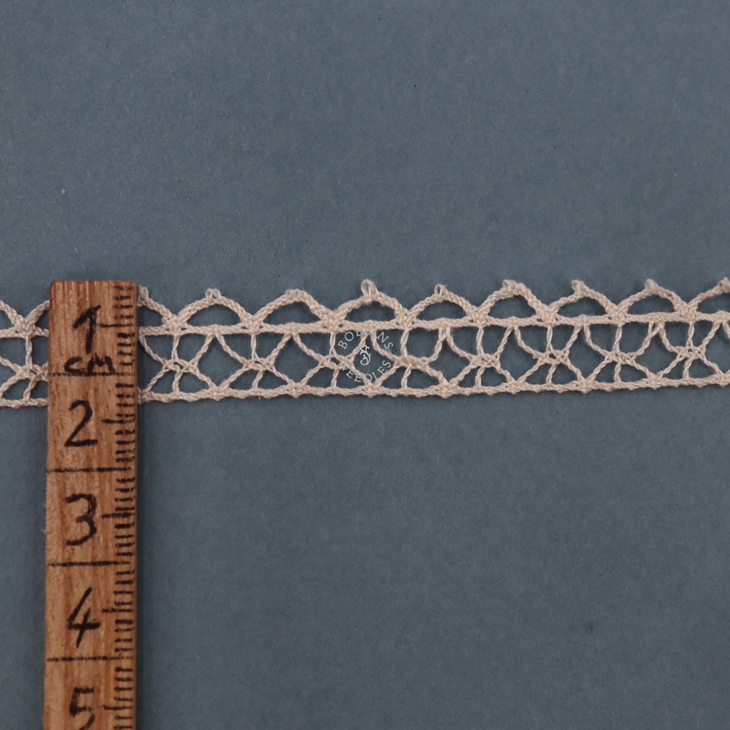 28m Vintage Bobbin Lace Border – Cotton Cream Narrow Trim with Geometric Openwork