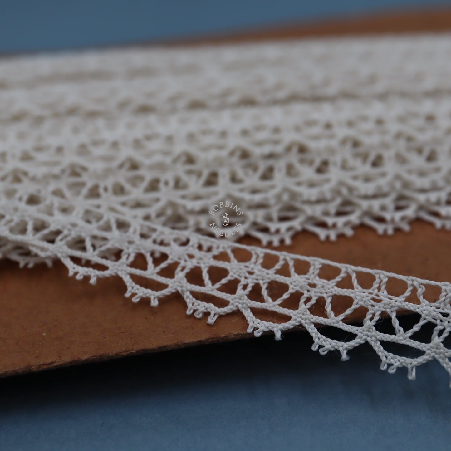 25.5m Vintage French Lace Border – Cream Narrow Trim with Pointed Edge