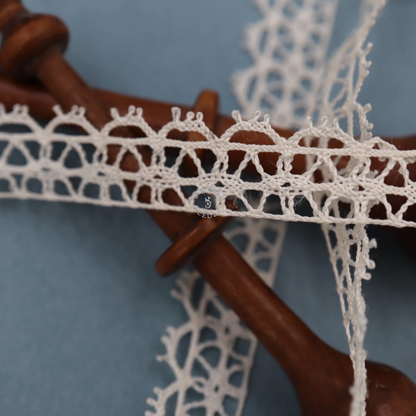 25.5m Vintage French Lace Border – Cream Narrow Trim with Pointed Edge