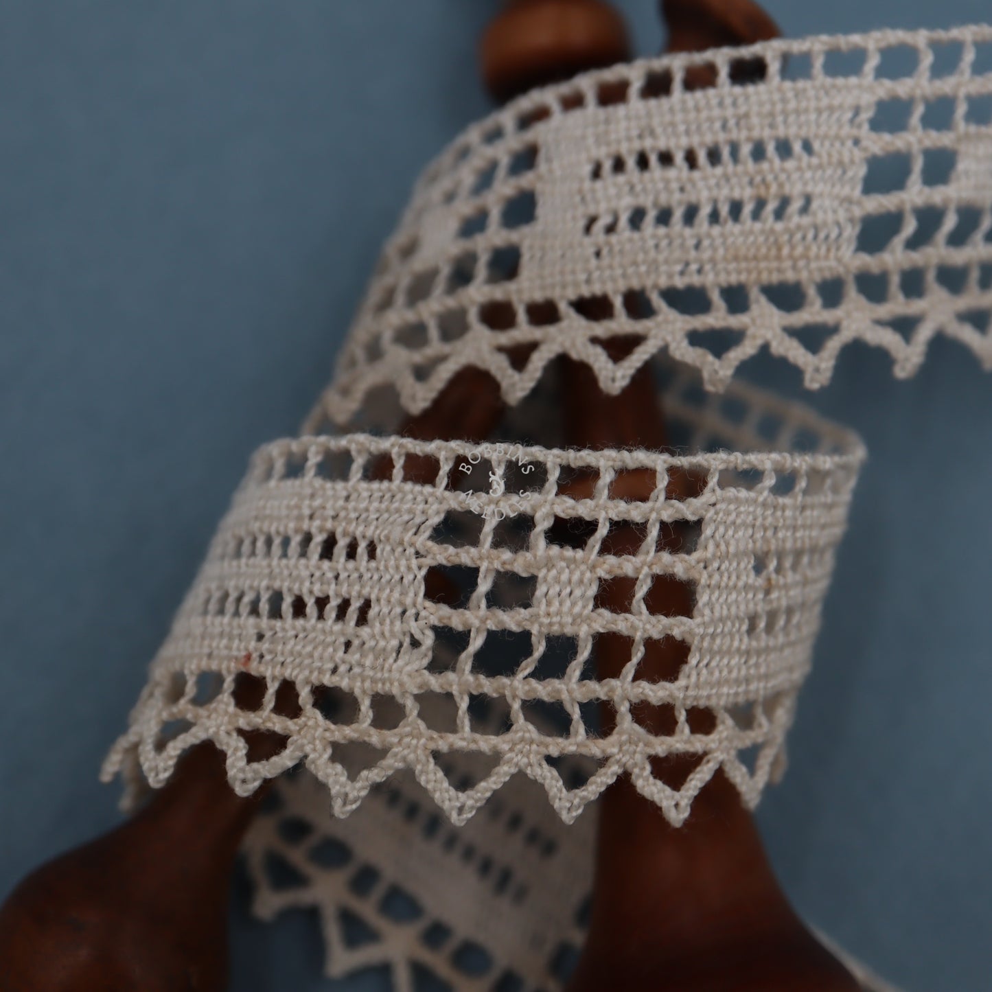 Vintage Cotton Lace Border with Geometric Pointed Edge