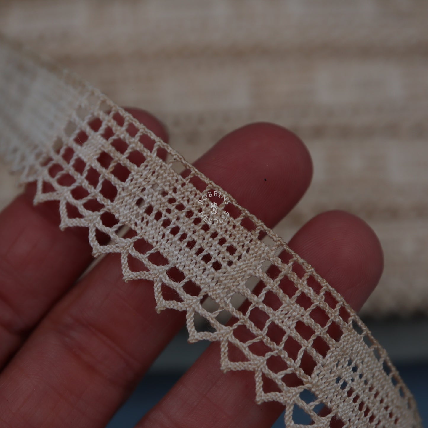27m Cotton Bobbin Lace Border – Light Beige Geometric Edge