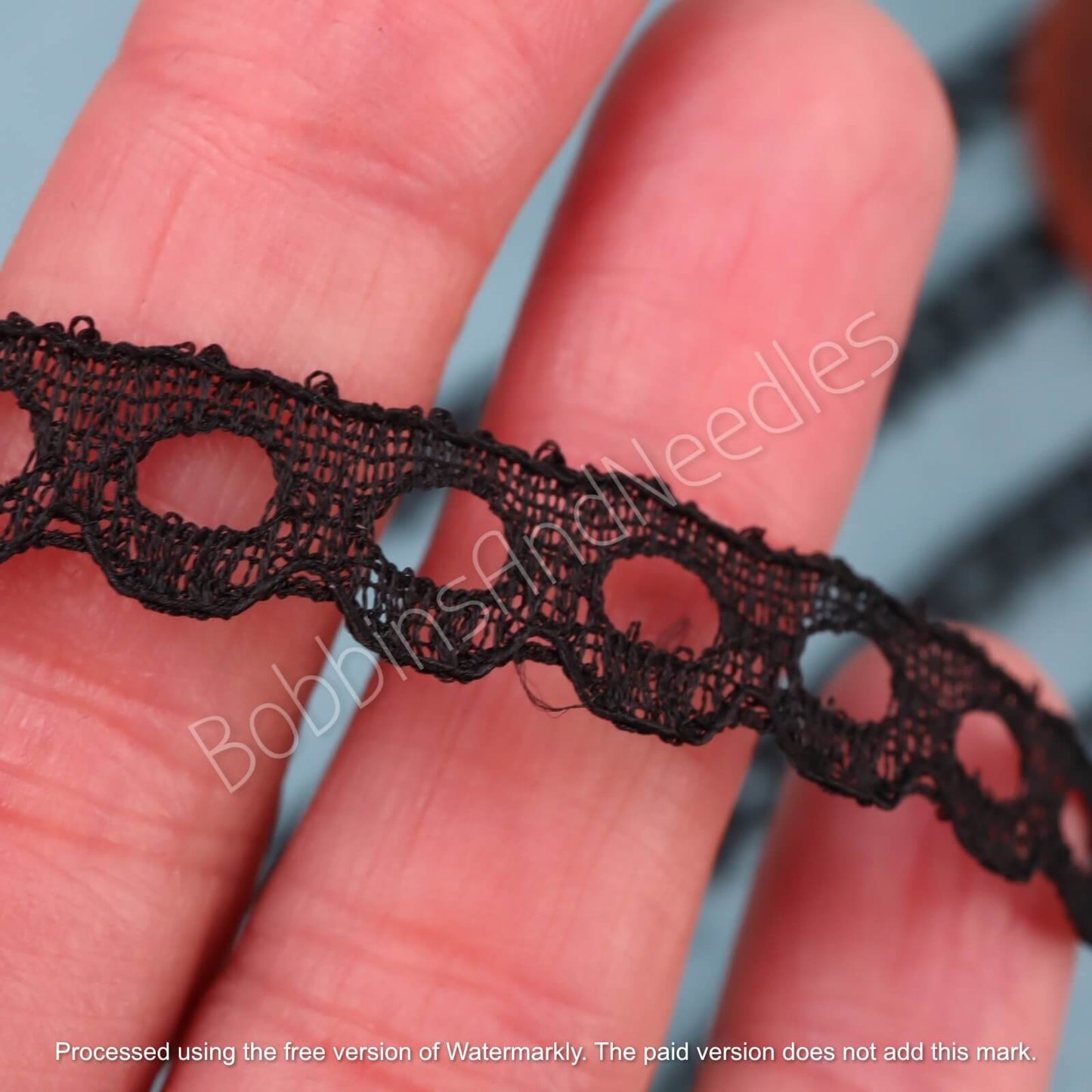 5m Vintage Narrow Black Lace Border with Open Circle Motifs