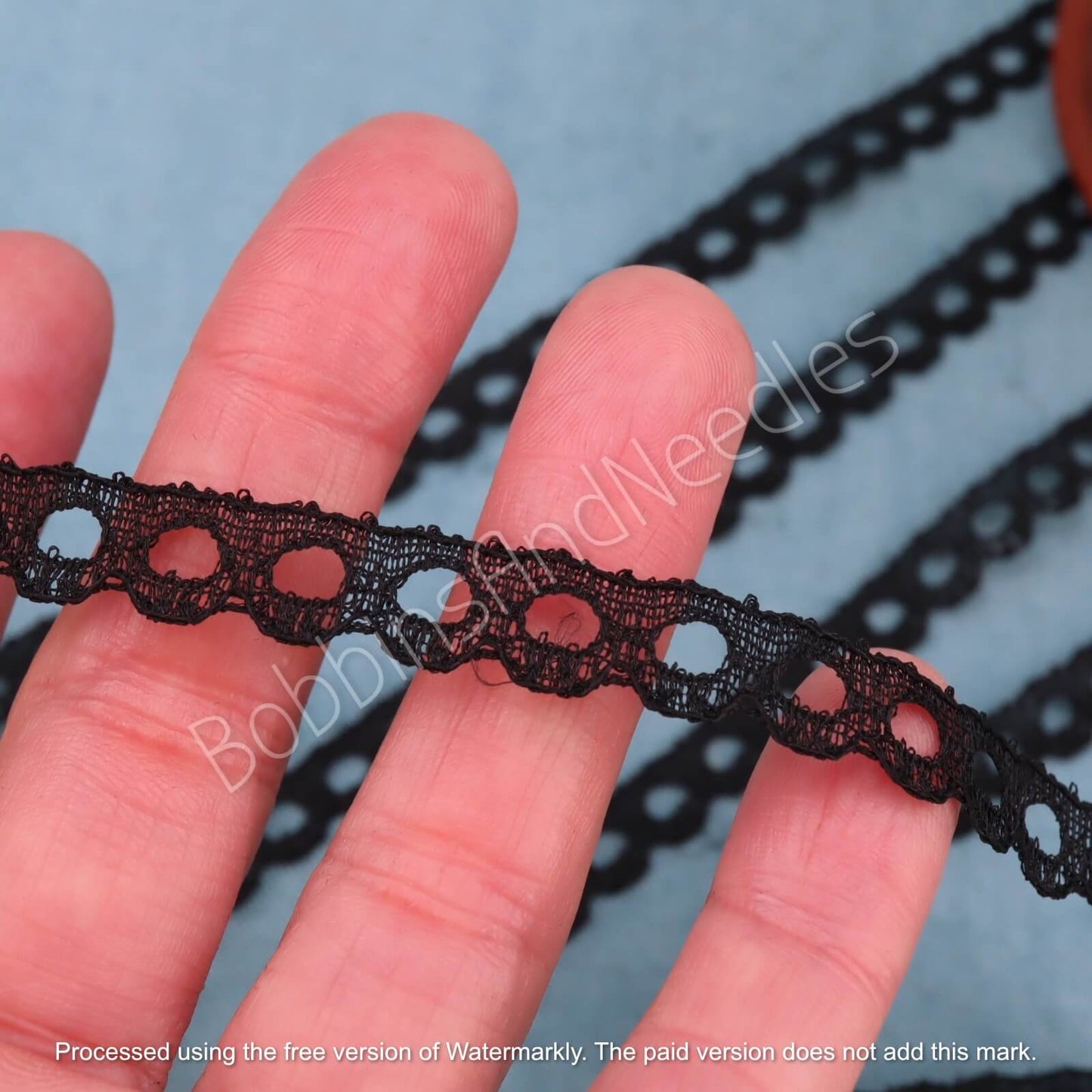 5m Vintage Narrow Black Lace Border with Open Circle Motifs