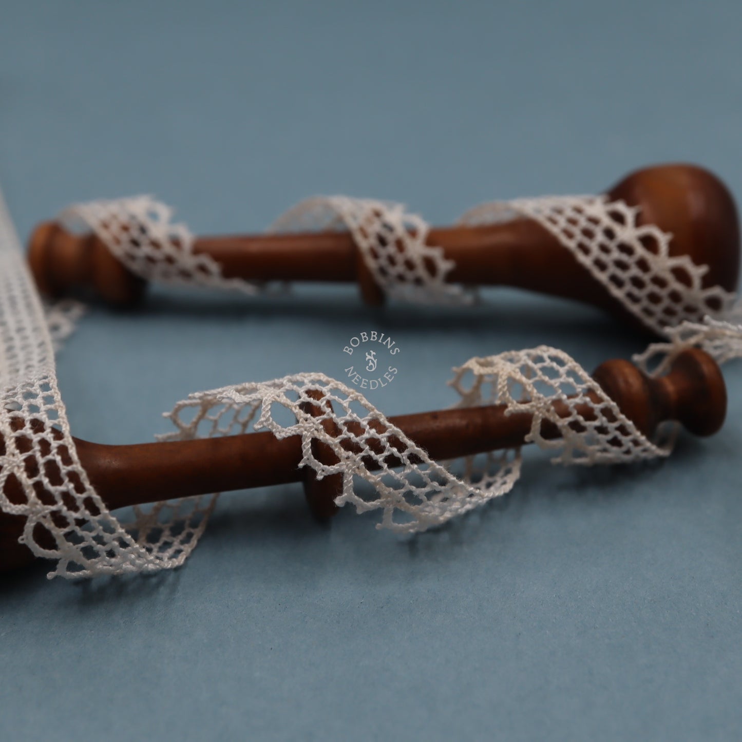 5m Vintage French Narrow Lace Border – Openwork Design