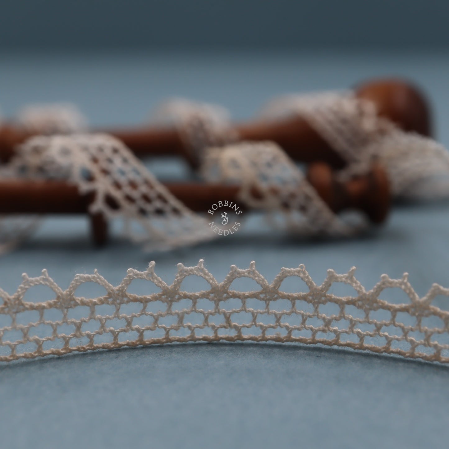 5m Vintage French Narrow Lace Border – Openwork Design