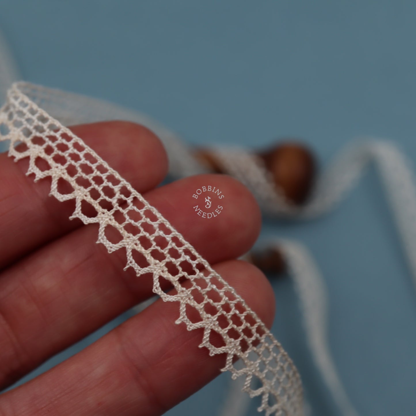 5m Vintage French Narrow Lace Border – Openwork Design