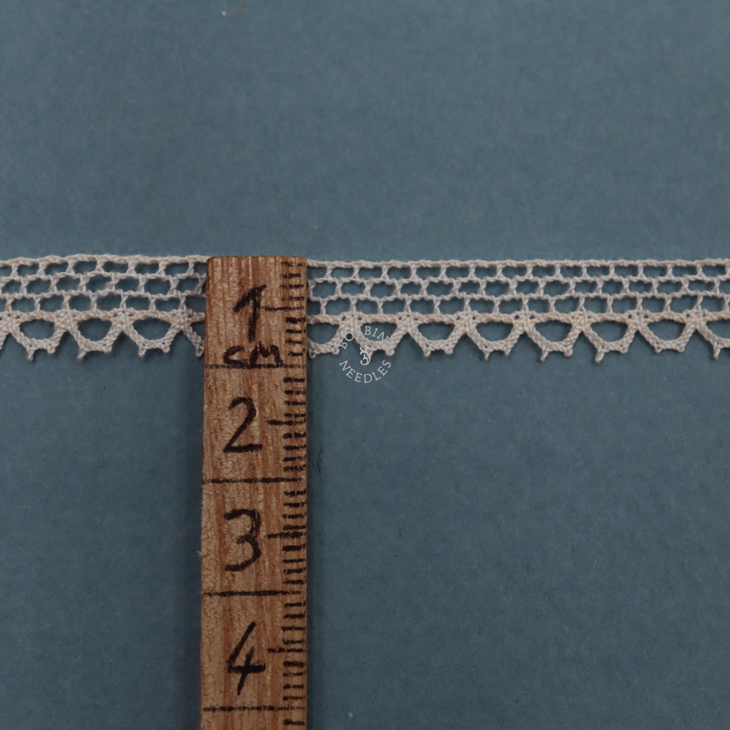 5m Vintage French Narrow Lace Border – Openwork Design