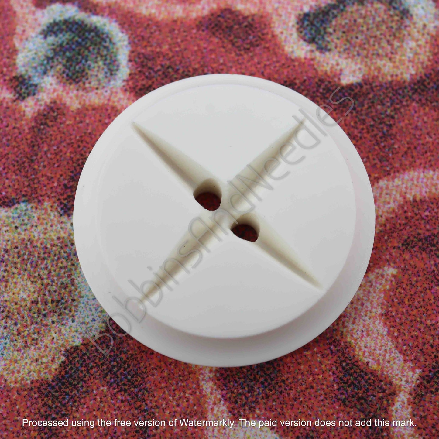 Set of 10 Vintage Galalith White Buttons Ø 22mm with Geometric Cutouts - Bobbins&Needles