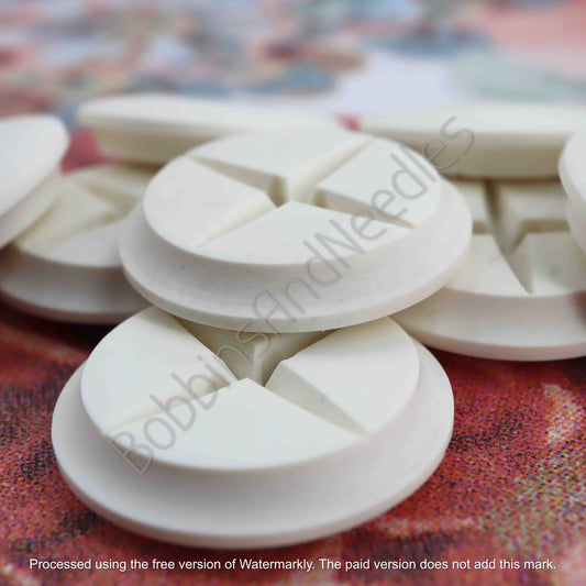 Set of 10 Vintage Galalith White Buttons Ø 22mm with Geometric Cutouts - Bobbins&Needles