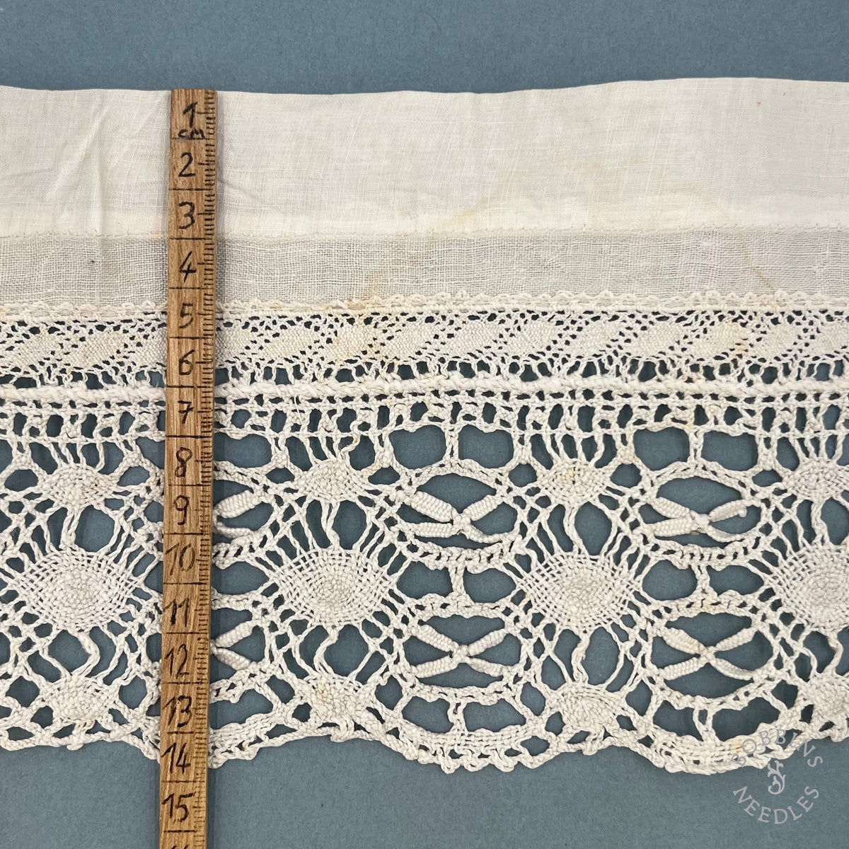 Antique Handmade Bobbin Lace Trim – 315 × 13 cm