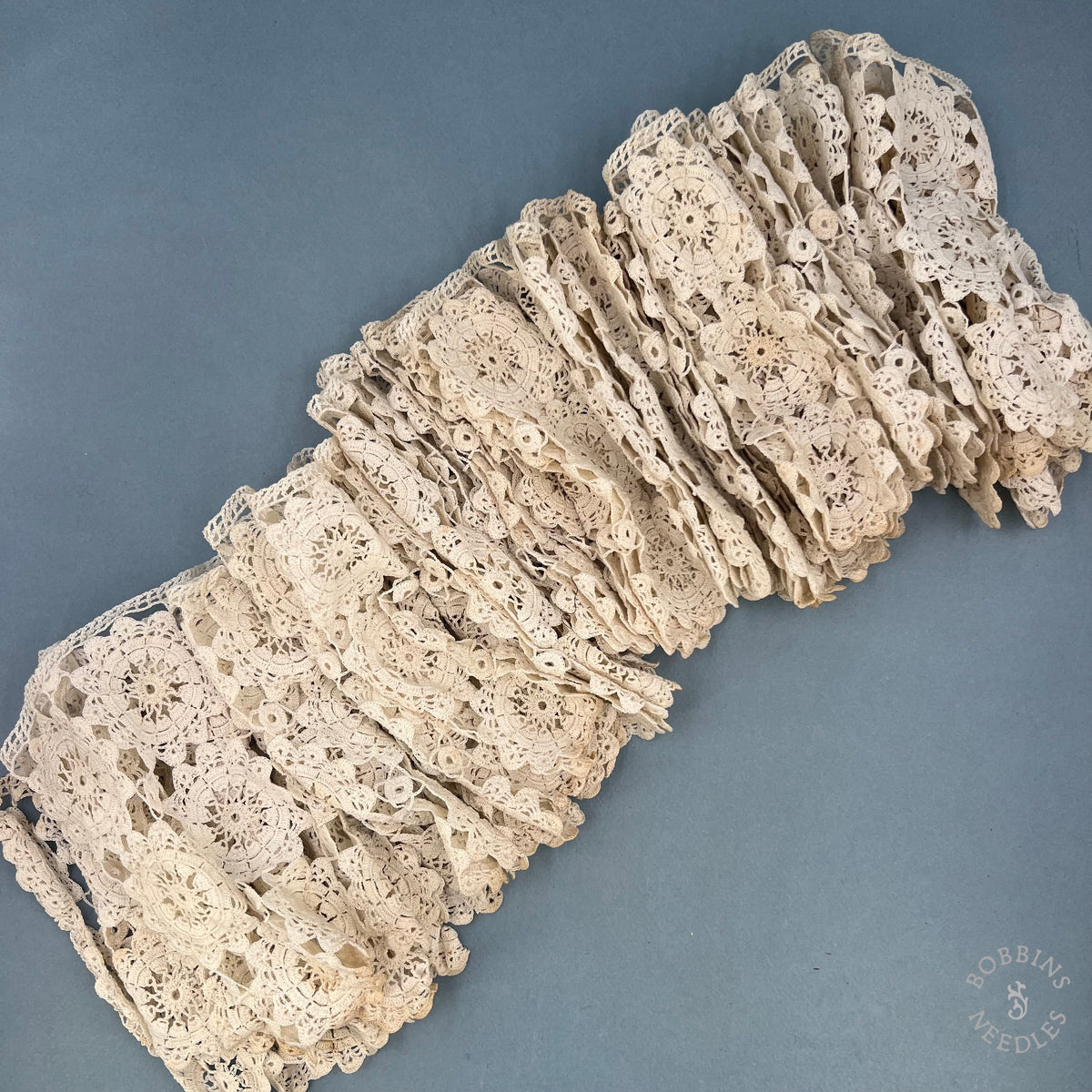 Antique Handmade Crochet Lace Border with Floral Medallions – 550 × 18 cm