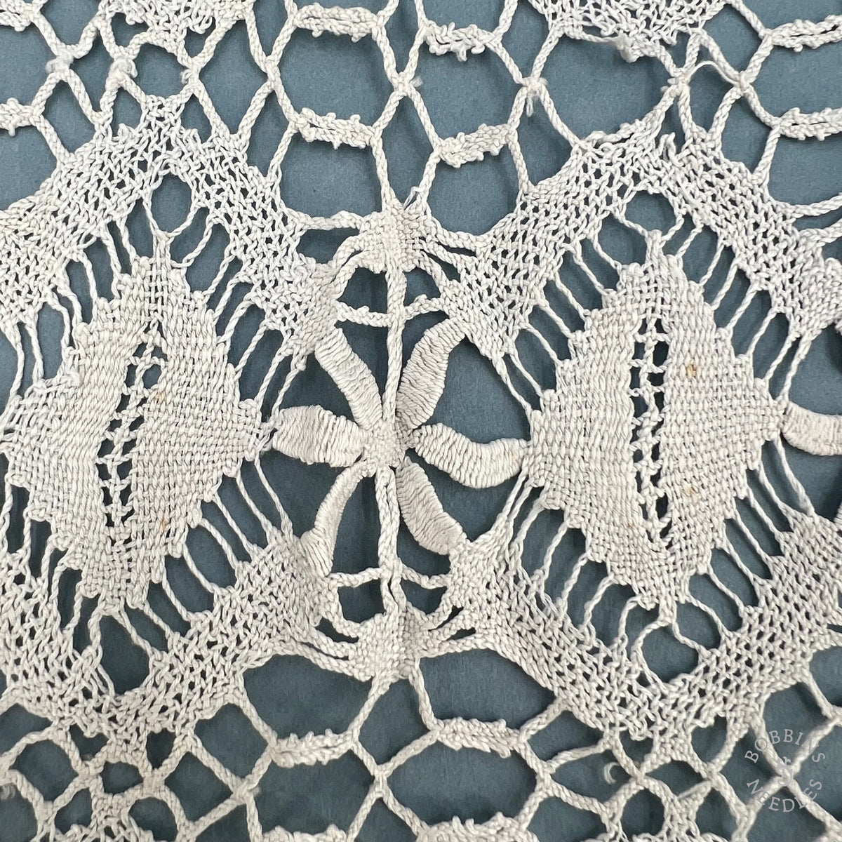Antique Handmade Bobbin Lace Border – Floral & Geometric Design – 200 × 26 cm