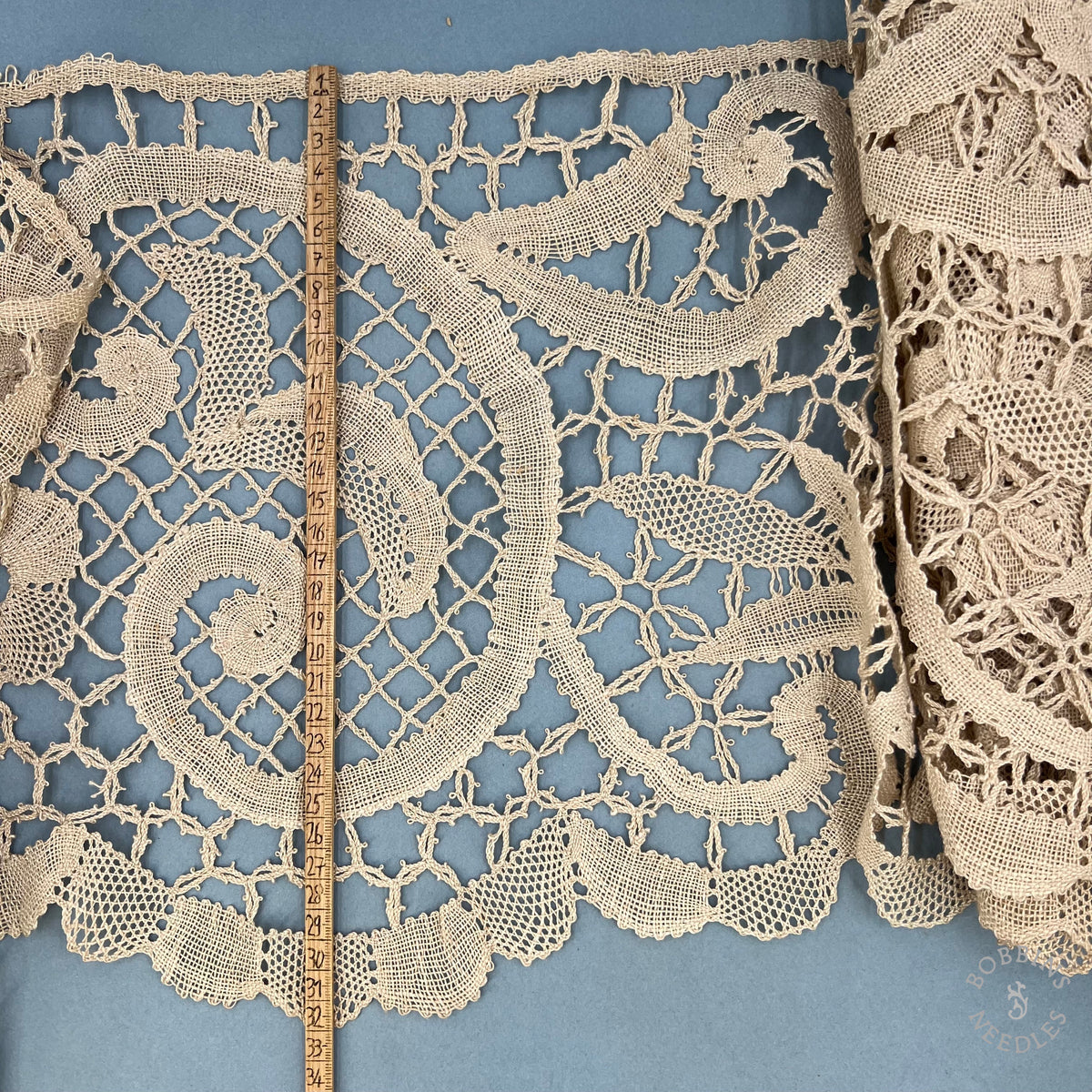 Antique Handmade Wide Lace Border – 4.40m Linen Bobbin Lace