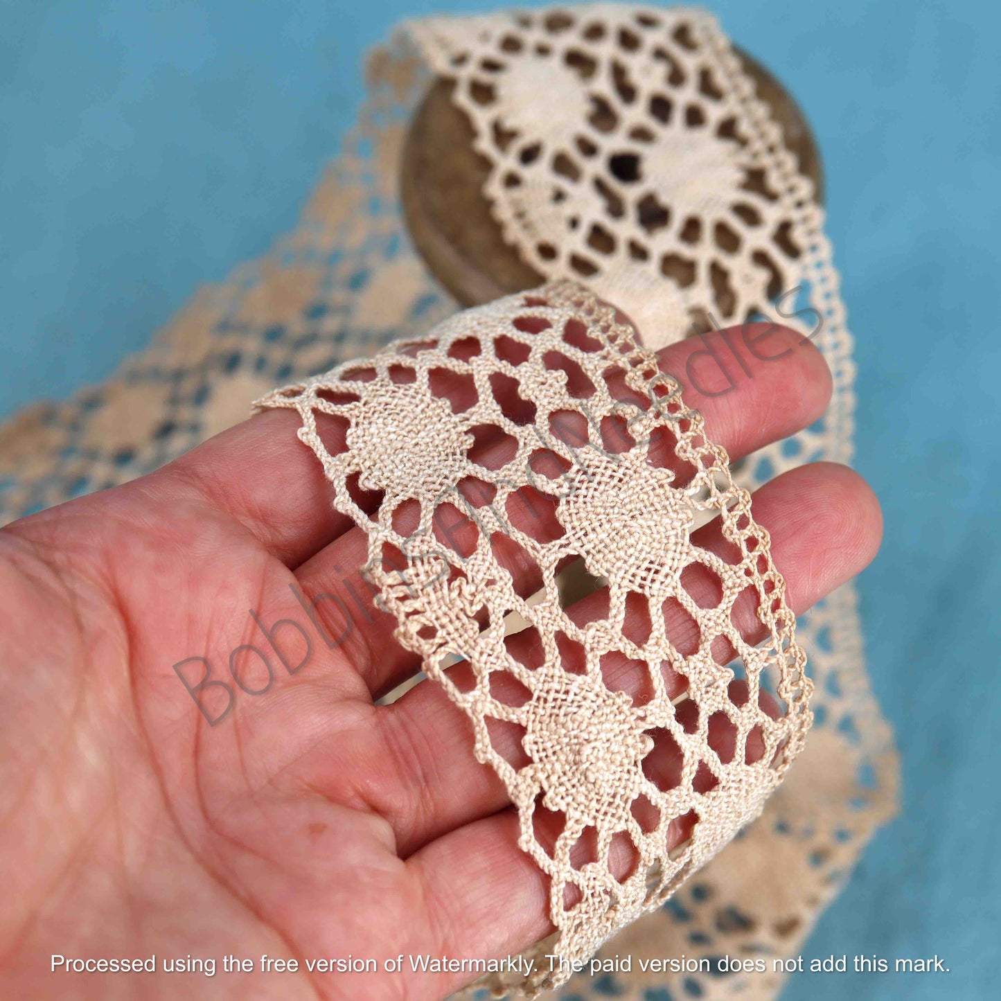 French Vintage Lace Trim in Beige Cotton